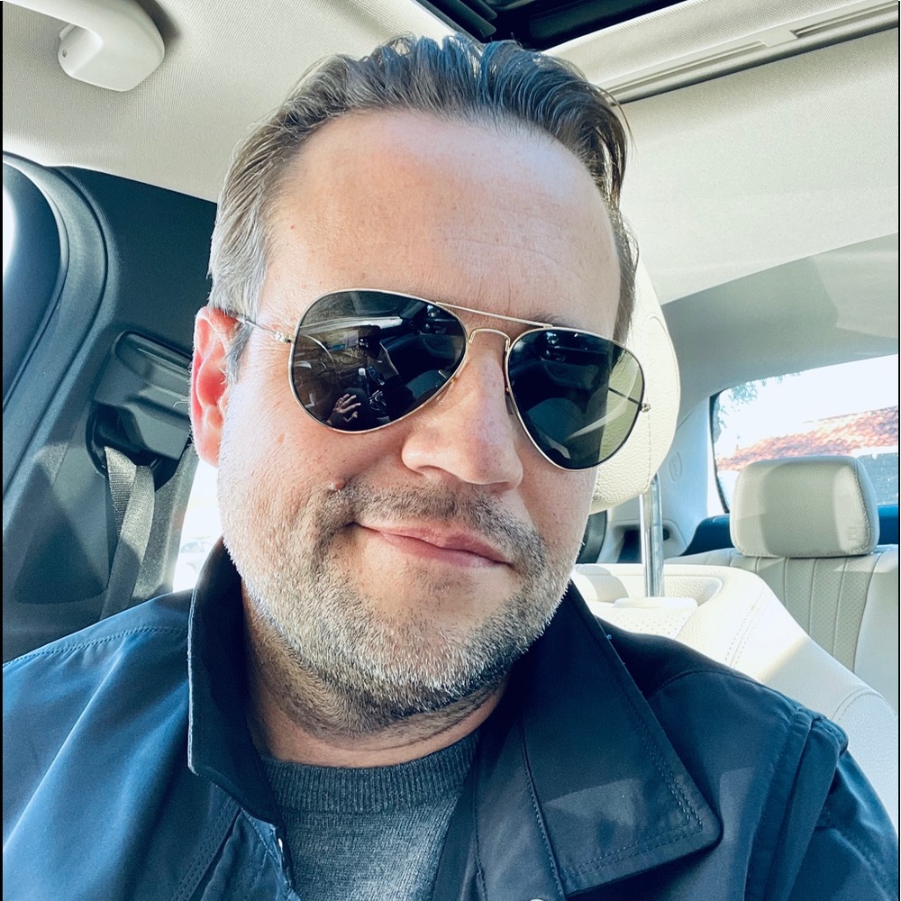 Meet your Posher, Rick. SoCal, travel and fashion.